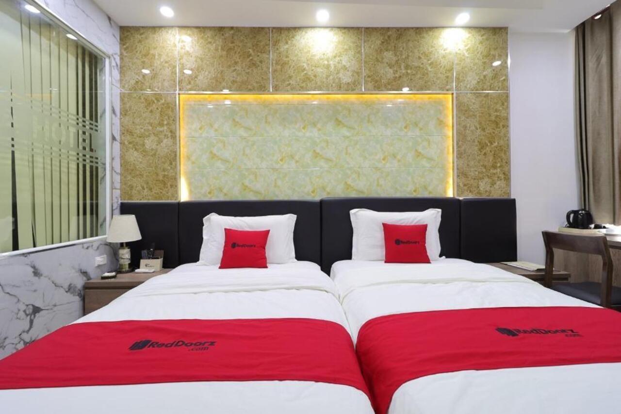 Vienna Hotel Хошимин Екстериор снимка